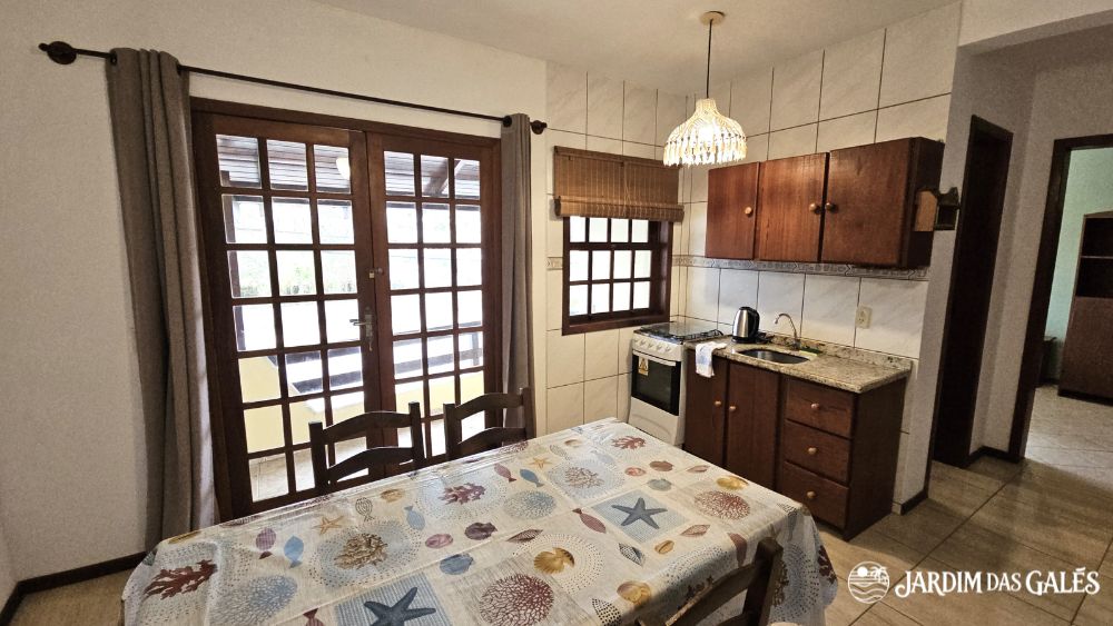 Superior de 1 quarto com varanda horizontal (2)
